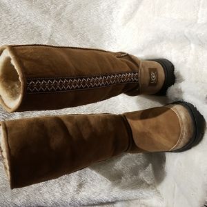 AUTHENTIC UGG BOOTS- SIZE 9